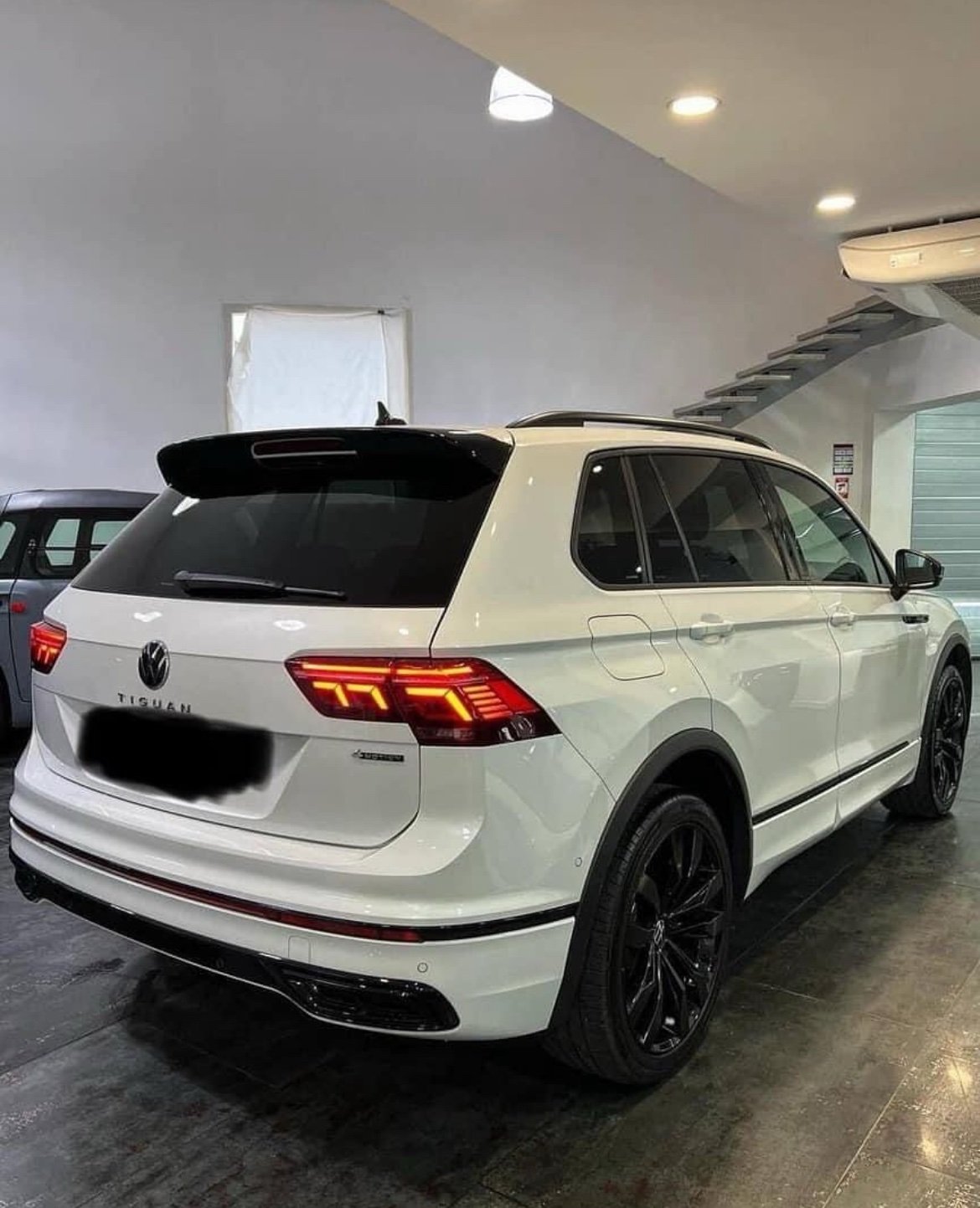 VOLKSWAGEN TIGUAN R-LINE 2.0 TDI