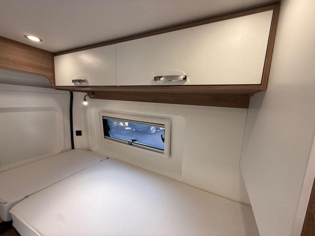 Pilote V630J toit ouvrant / couchage longitudinal