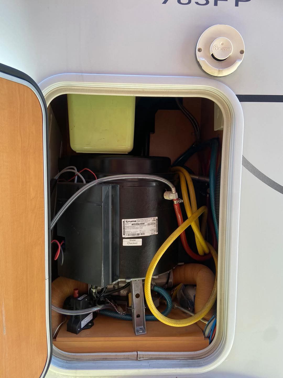 Pilote Explorateur 703 Fp. 318 CDI V6. Automatique, support H 2000 kg. Neuf