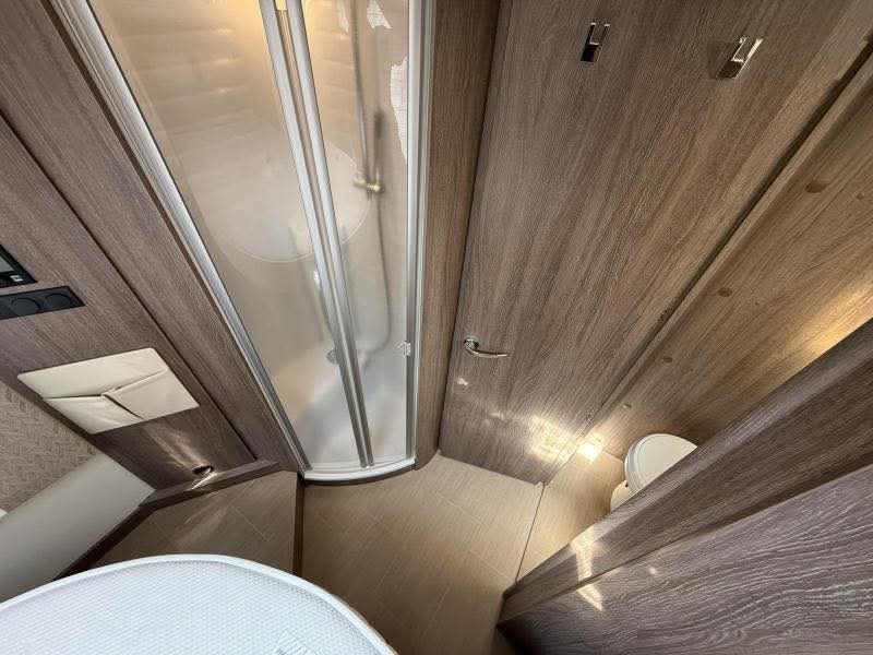 Bürstner Nexxo T 740 - QUEENSBED