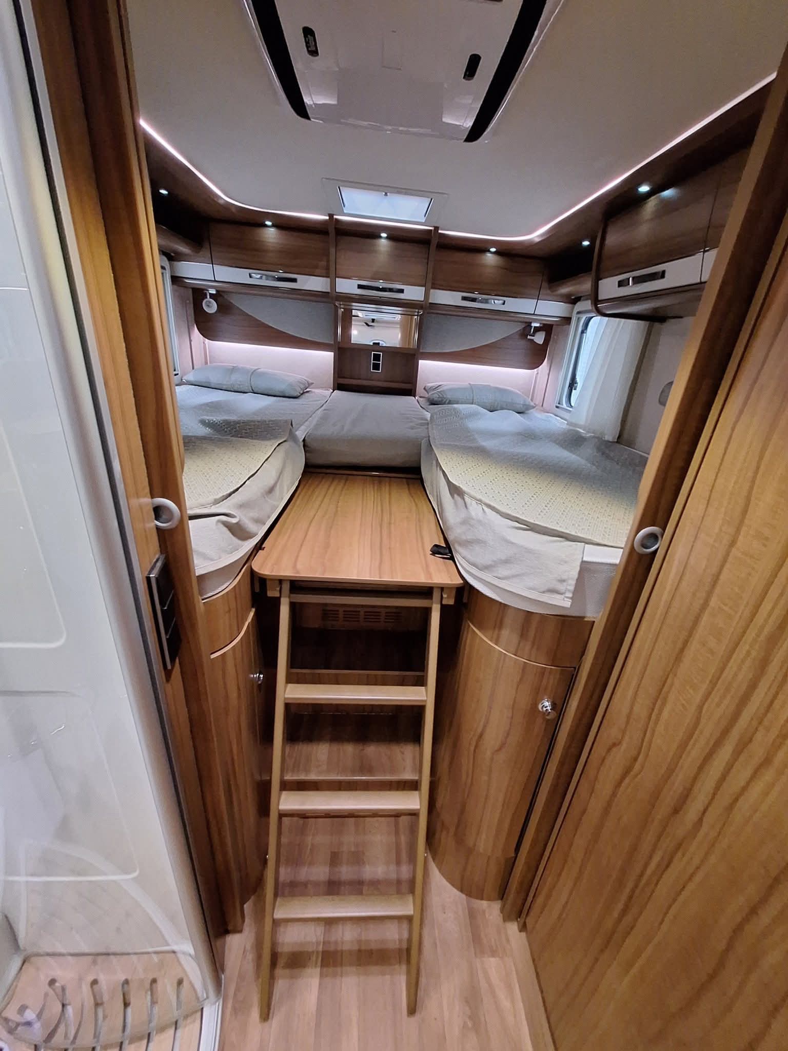 Hymer B 778 PL - Lierre - Alde - Crochet - Cellule solaire - Climatisation Salon