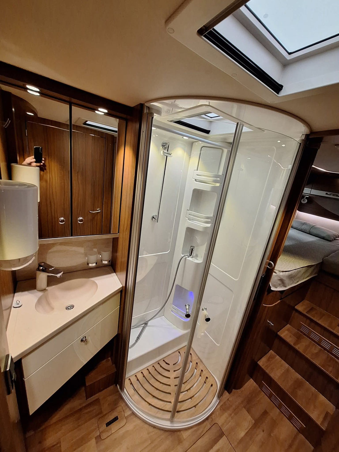 Hymer B 778 PL - Lierre - Alde - Crochet - Cellule solaire - Climatisation Salon