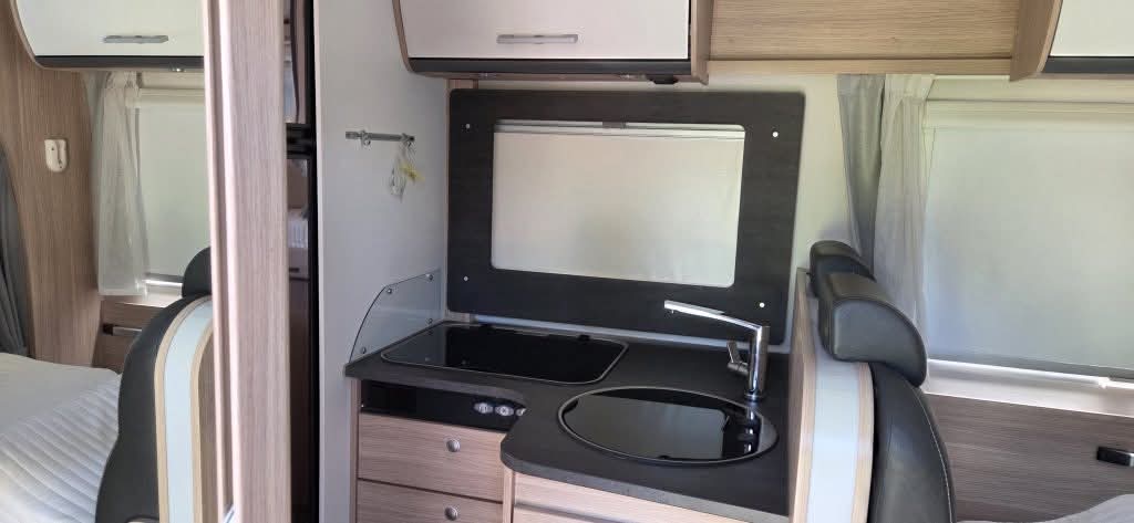 Sunlight T67 – année de fabrication 2020 - nouvelle courroie de distribution - i.s.t.z. pneus - 83710km - 140cv.