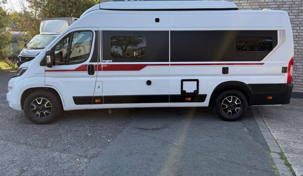 Pilote V630J toit ouvrant / couchage longitudinal