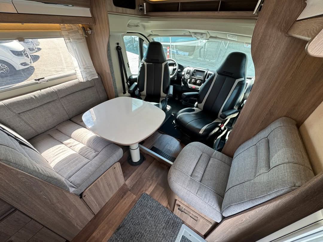 Coupé KABE !!! TM C 740 | Panneau solaire | Climatisation dans le salon | ALDE