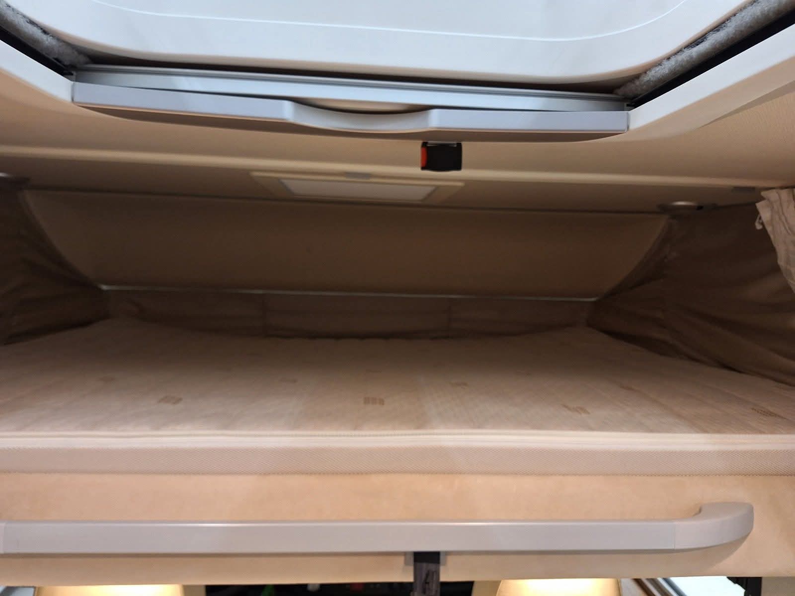 Hymer B 778 PL - Lierre - Alde - Crochet - Cellule solaire - Climatisation Salon