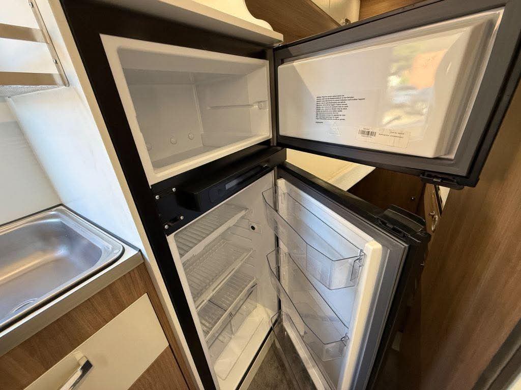 Pilote V630J toit ouvrant / couchage longitudinal