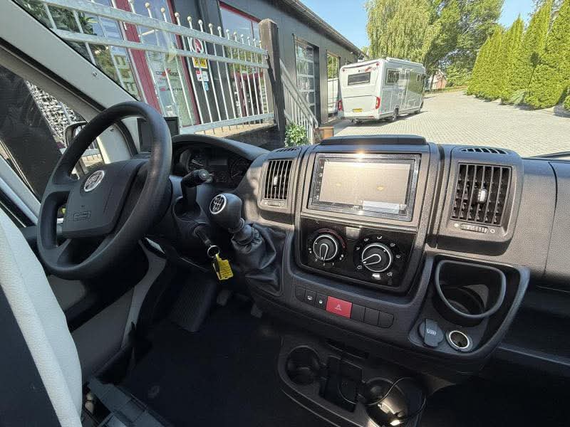 Bürstner Nexxo T 740 - QUEENSBED