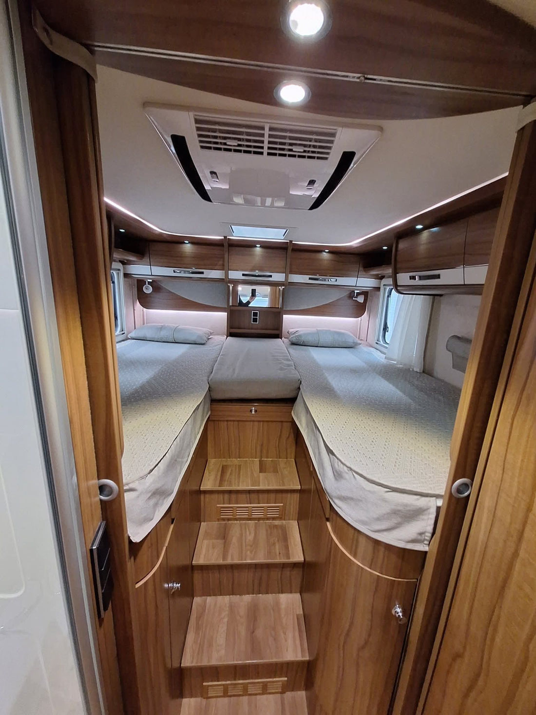Hymer B 778 PL - Lierre - Alde - Crochet - Cellule solaire - Climatisation Salon