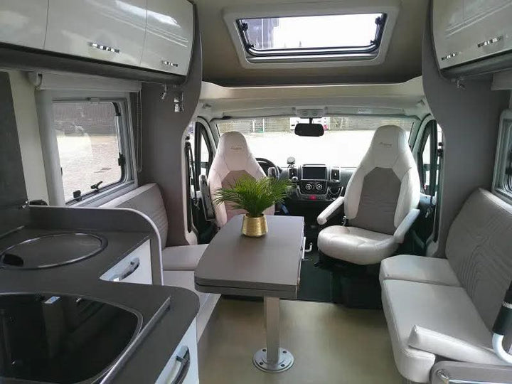 Marque:Bürstner T 727, toutes options