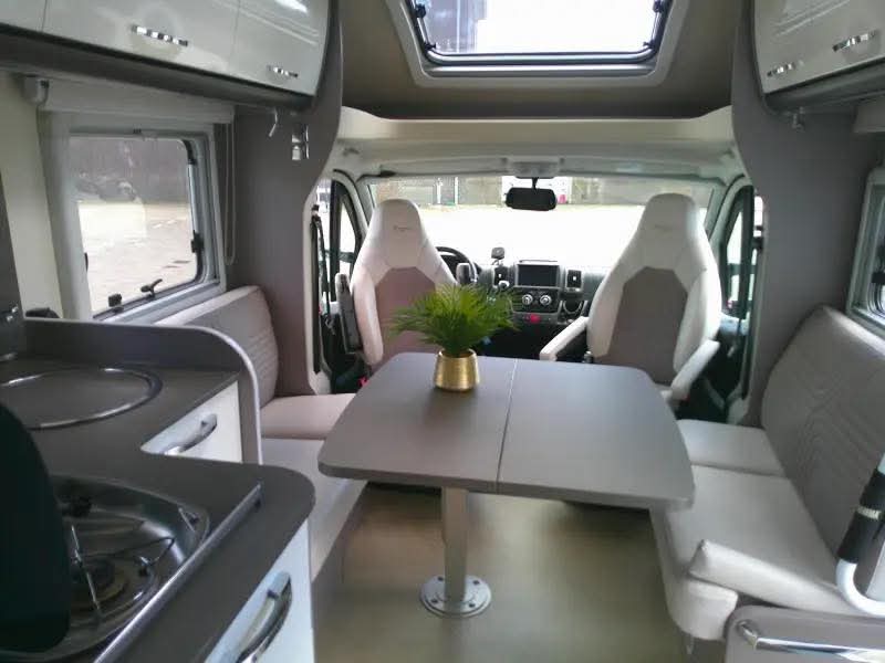 Marque:Bürstner T 727, toutes options