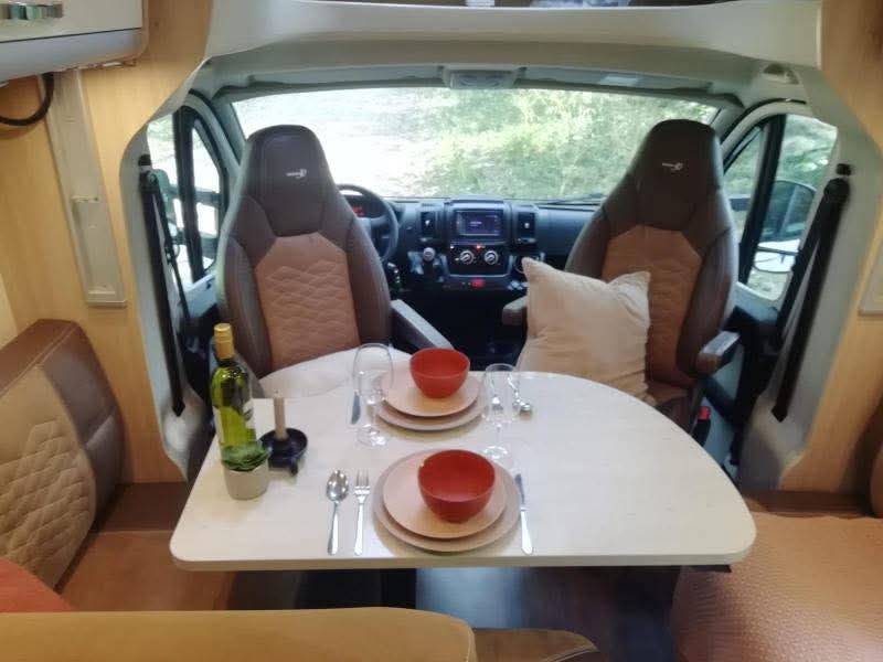 Bürstner Ixeo Time 734 avec grand panneau solaire