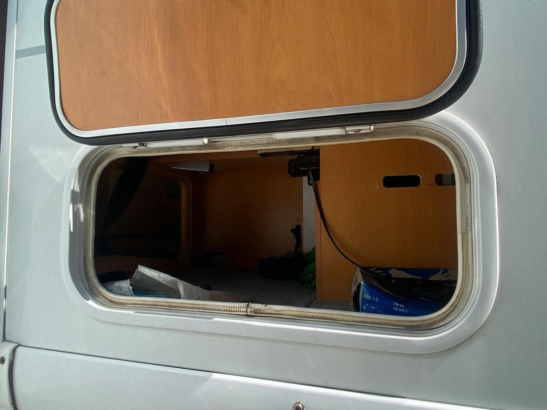 Pilote Explorateur 703 Fp. 318 CDI V6. Automatique, support H 2000 kg. Neuf