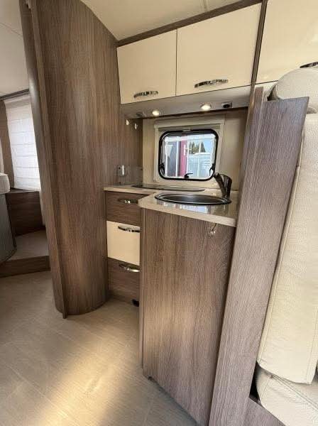 Bürstner Nexxo T 740 - QUEENSBED