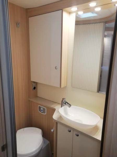 Bürstner Ixeo Time 734 avec grand panneau solaire