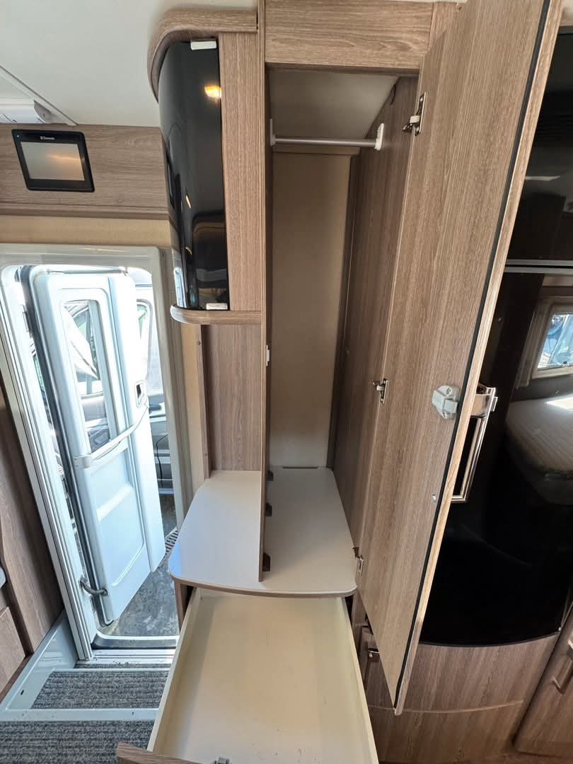 Coupé KABE !!! TM C 740 | Panneau solaire | Climatisation dans le salon | ALDE