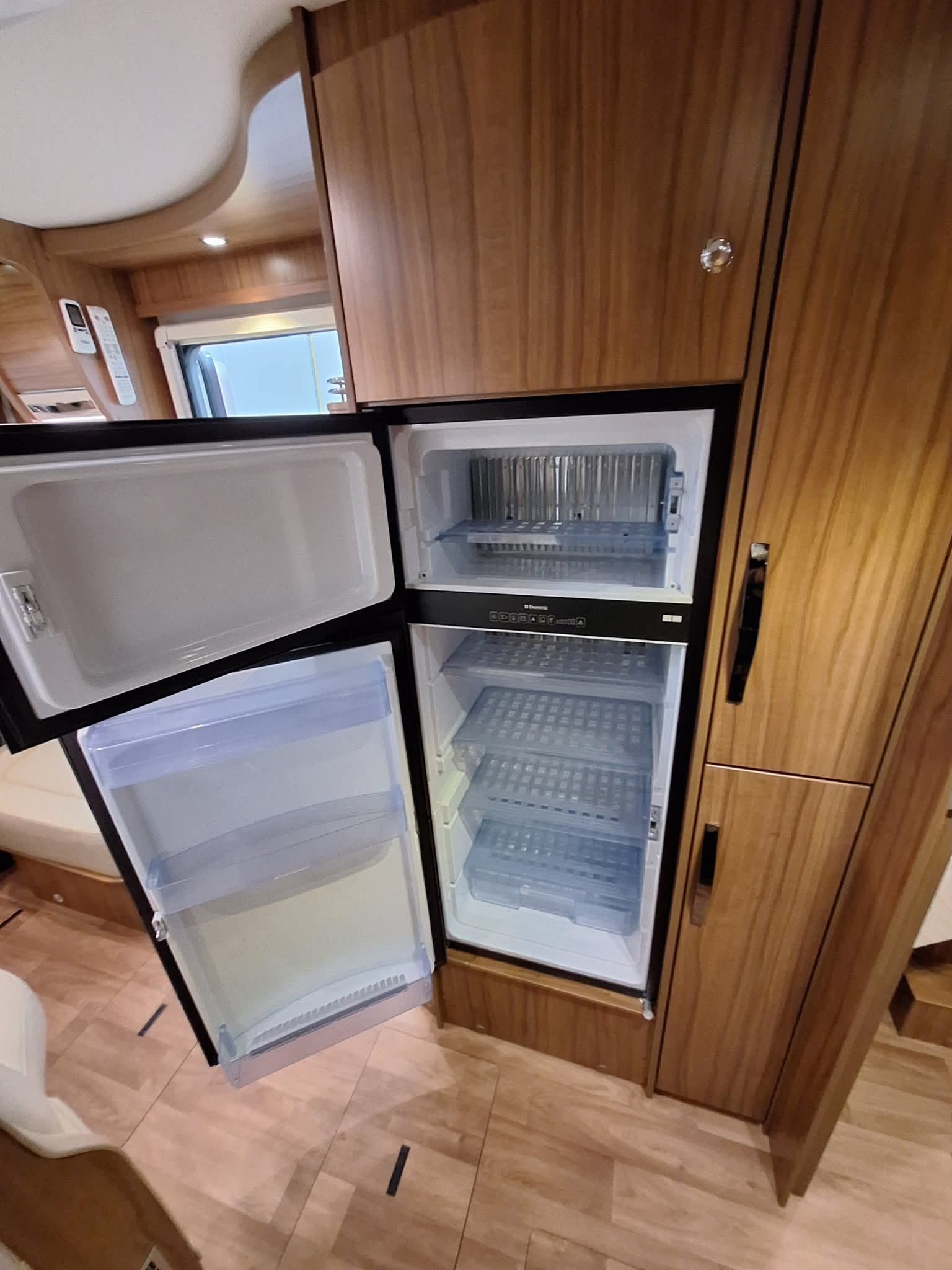 Hymer B 778 PL - Lierre - Alde - Crochet - Cellule solaire - Climatisation Salon