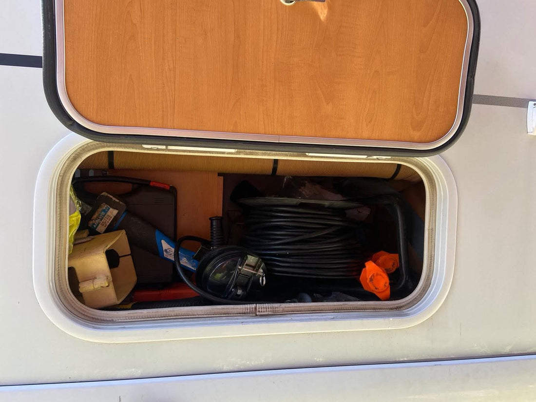 Pilote Explorateur 703 Fp. 318 CDI V6. Automatique, support H 2000 kg. Neuf