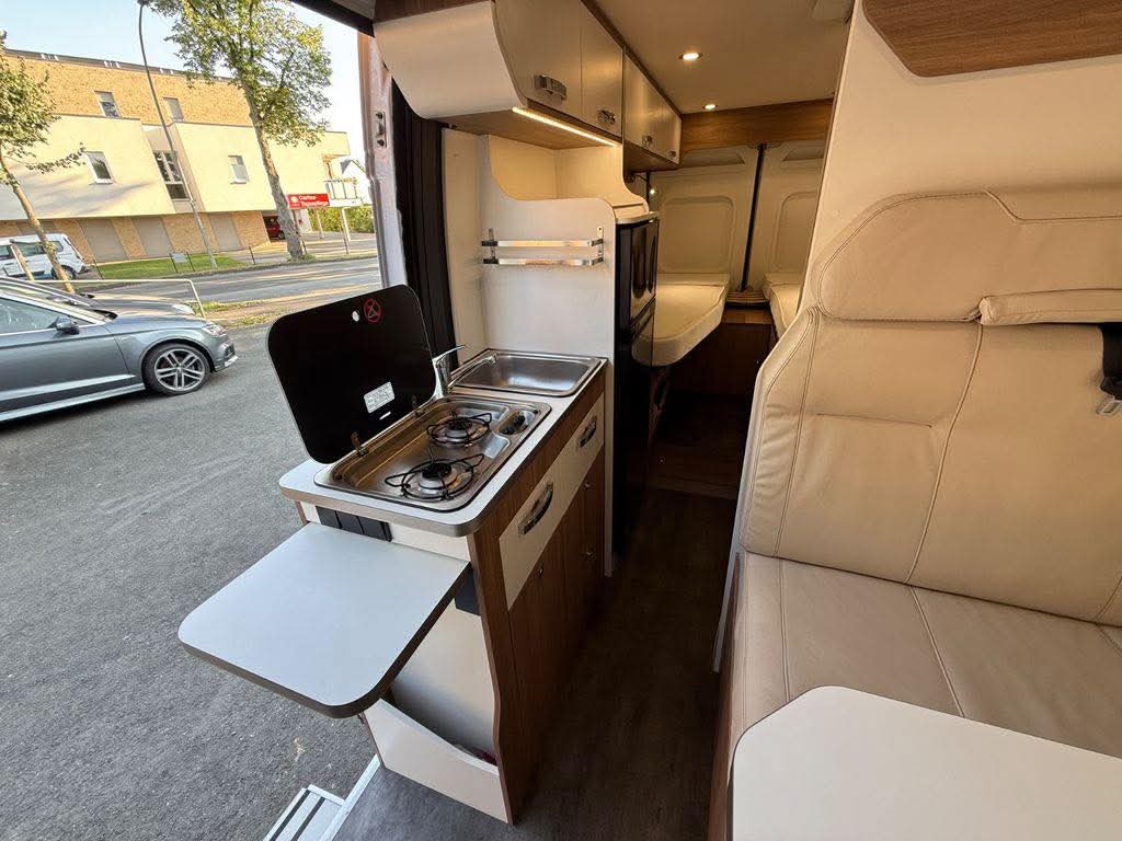 Pilote V630J toit ouvrant / couchage longitudinal