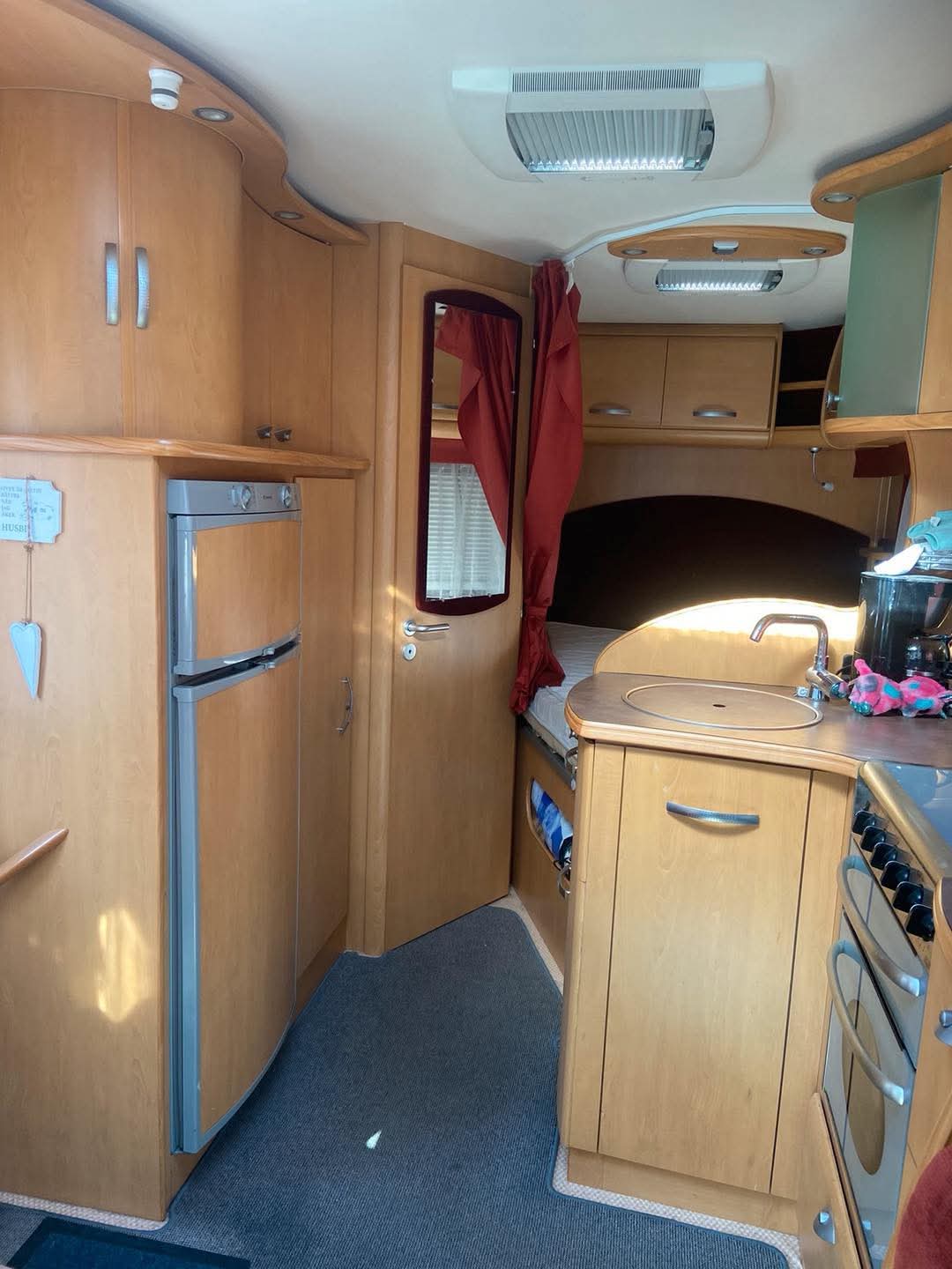 Pilote Explorateur 703 Fp. 318 CDI V6. Automatique, support H 2000 kg. Neuf