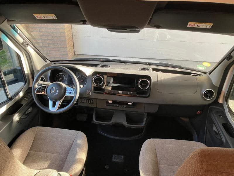 Hymer BMC-T 680 + SYSTÈME DE NIVEAU AUTOMATIQUE