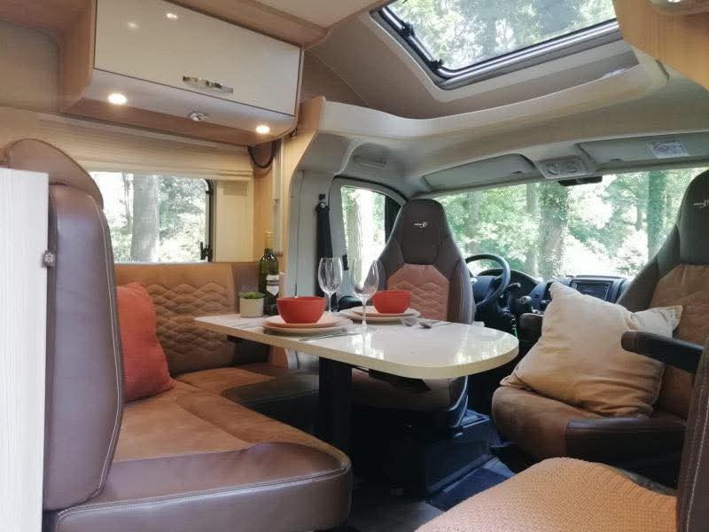 Bürstner Ixeo Time 734 avec grand panneau solaire