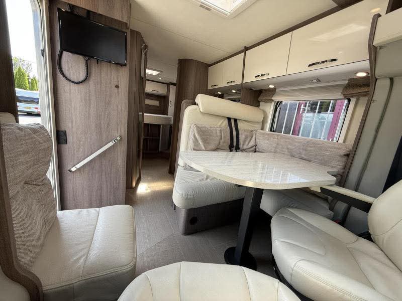 Bürstner Nexxo T 740 - QUEENSBED