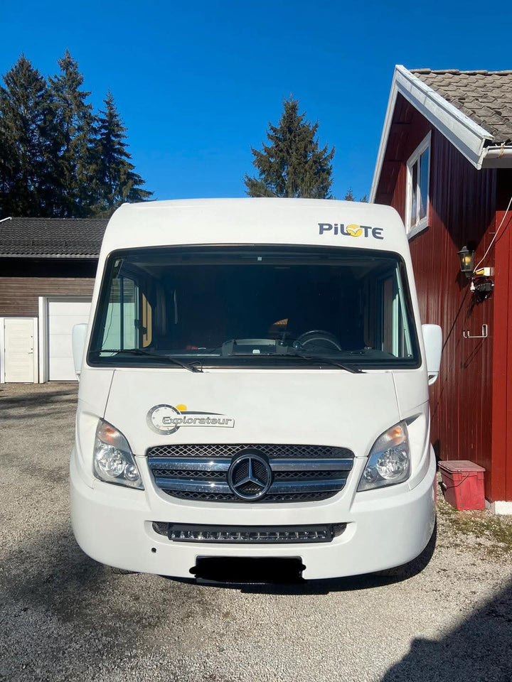 Pilote Explorateur 703 Fp. 318 CDI V6. Automatique, support H 2000 kg. Neuf