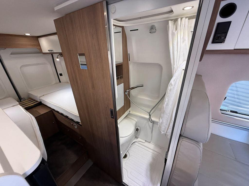 Pilote V630J toit ouvrant / couchage longitudinal