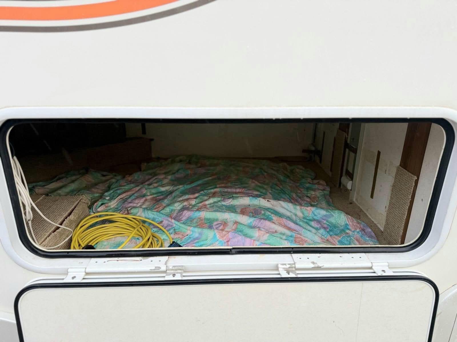 Rimor solaire/camping-car/auvent/TV/4 personnes