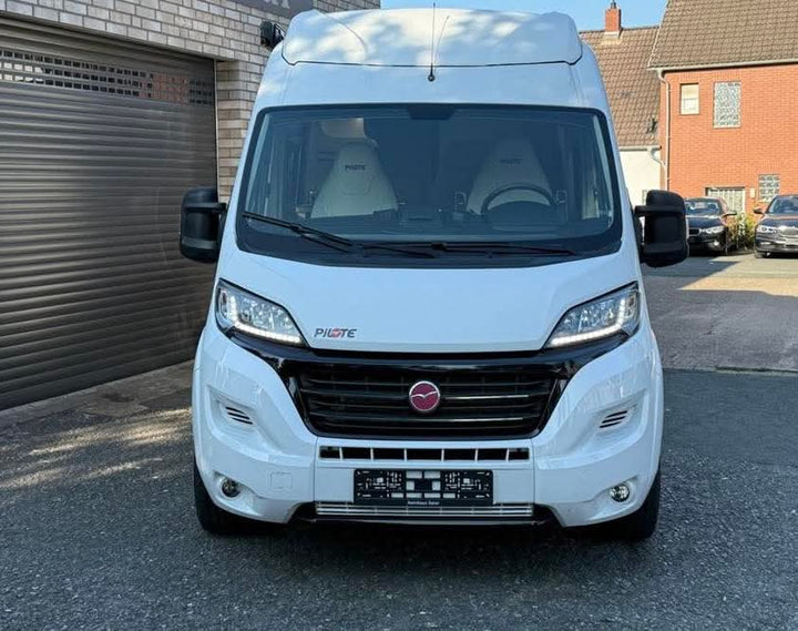 Pilote V630J toit ouvrant / couchage longitudinal