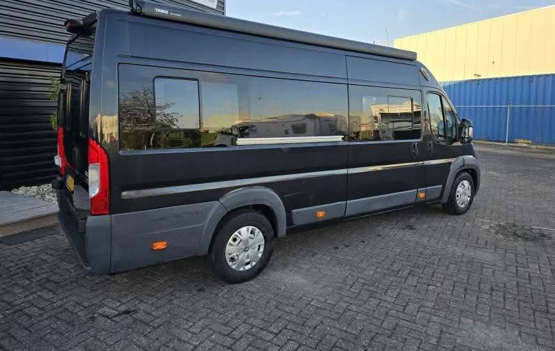 Peugeot Boxer B.J. 2018 con techo de aire acondicionado