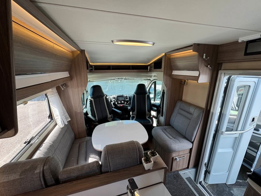 Coupé KABE !!! TM C 740 | Panneau solaire | Climatisation dans le salon | ALDE