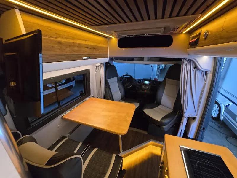 Peugeot Boxer B.J. 2018 con techo de aire acondicionado