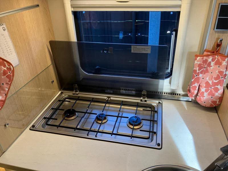 Hymer BMC-T 680 + SYSTÈME DE NIVEAU AUTOMATIQUE